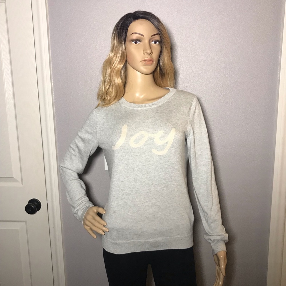 Women’s Gap sweater